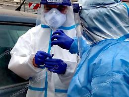 Covid, un positivo alla riunione tra barbieri: in 6 finiscono in quarantena