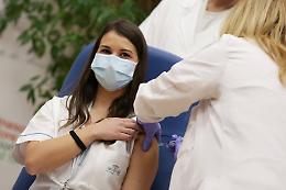 Covid, via alle vaccinazioni: prime immagini dallo Spallanzani