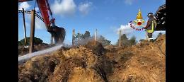Fiamme in un fienile, paura in un'azienda agricola a Fossignano