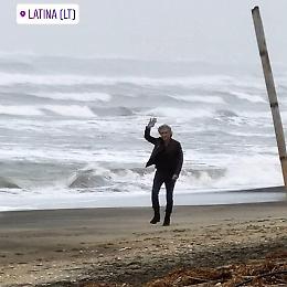 Ligabue sceglie il mare di Latina per il suo nuovo video