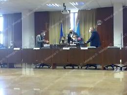 Votata la sfiducia: Carturan non è più sindaco di Cisterna