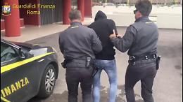 Spacciatore in uniforme, arrestato finanziere