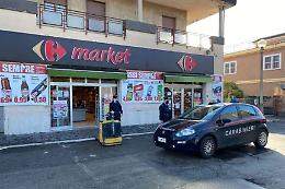 Tenta la rapina con un coltello in un Carrefour, arrestato dai carabinieri