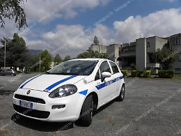 Due manufatti abusivi a pochi passi dal mare, sequestrati dalla municipale