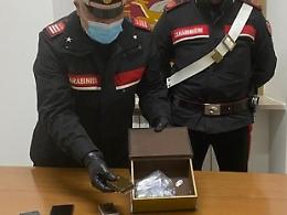 Sorpresi con due etti di hashish: arrestate due persone