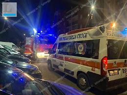 Incendio nelle palazzine popolari: sul posto vigili del fuoco e 118