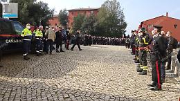 Una folla commossa per l'ultimo saluto al carabiniere Vittorio Iacovacci