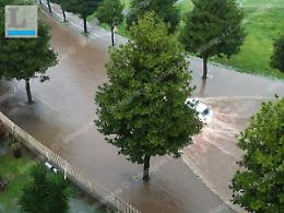 Maltempo, strade allagate in tutta la provincia per la forte pioggia