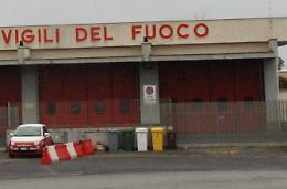 Forte odore di gas in un garage, l'intervento dei pompieri