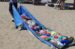 Ambulanti sulle spiagge, il Comune mette a disposizione solo otto licenze