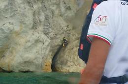 Cade in un dirupo,  rocciatore salvato dai Vigili del Fuoco
