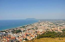 Infopoint a mezzo servizio, turisti infuriati