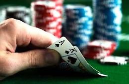 Truccavano partite di poker, uomo di Fondi fra gli arrestati