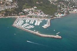 Concessione contestata per il porto, la spunta il Comune