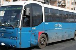 Sale sull’autobus senza biglietto e poi aggredisce l’autista del Cotral