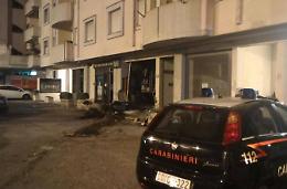 Furto sventato al bancomat della Banca Popolare di Aprilia. Dentro c'erano 100mila euro