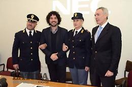 Toselli il "Libanese pontino" in manette in Questura. Ma &egrave; solo scena per presentare #LatinaLegale