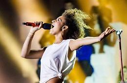 X Factor 9, Enrica in finale. A casa gli apriliani Moseek 