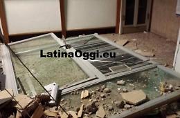 La banda del bancomat colpisce alle Poste di Cori. La fuga a bordo di un furgone