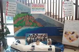 Alla scuola "Manzi" Ges&ugrave; nasce su un barcone