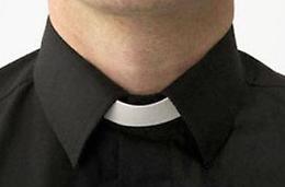 Seguiva e perseguitava un sacerdote, vietato il ritorno a Gaeta per una donna 