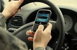 In auto e sui social, raffica di multe
