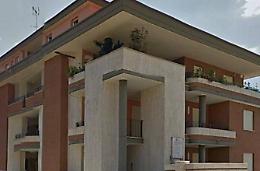Locali tecnici trasformati in residenziali, due indagati per casa Di Giorgi