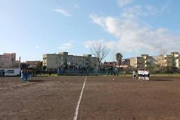 L'arbitro fa rispettare il regolamento alla lettera. Niente minuto di silenzio per ricordare Emanuele Bego