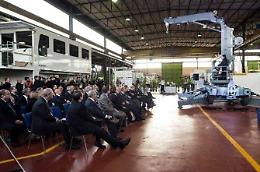 Le gru per la manutenzione degli F-35 sulle portaerei sono realizzate dalla Aviogei di Campoleone