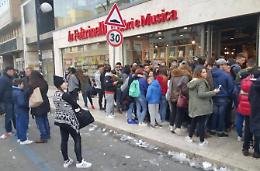 Tutti pazzi per Gemitaiz da Feltrinelli