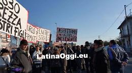La manifestazione dei cittadini per una superstrada più sicura
