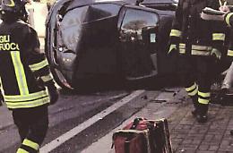Si ribalta su via Pantanaccio, ferito un uomo