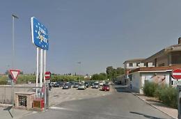 Tenta di rubare un espositore e poi ferisce un dipendente all'Eurospin