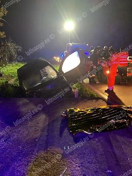 Incidente a Chiesuola, con l'auto fuori strada. Morto un 58enne