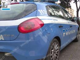 Si incontrano al bar per spacciare: 46enne arrestato dalla polizia