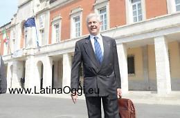 Scatenati contro il Commissario