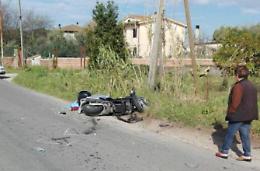 Scooter contro camion, la vittima è un 45enne di Aprilia