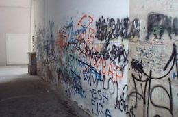 Imbrattava i muri della città, denunciato un 21enne