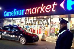 Con  la pistola minaccia la cassiera del Carrefour. Terzo colpo in due giorni