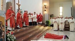 Chiesa gremita per l' ordinazione episcopale di monsignor Felice Accrocca