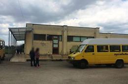 Alunno picchiato: nella scuola scoppia il caso