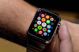 Accusa un malore, salvo grazie allo smartwatch