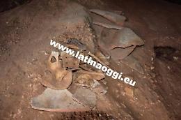 Resti di un'antica sepoltura riaffiorano da Grotta delle Capre