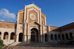 Santuario gremito per l'ultimo saluto a Danilo Garzillo, per Nettuno il giorno del lutto