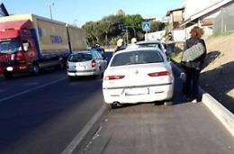 Parcheggi selvaggi ad Aprilia, la denuncia dei Grillini: serve più controllo