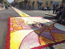 [FOTO] Infiorata, alle 17 si saprà se sarà record del mondo