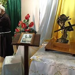 Le Sacre Reliquie di Padre Pio sono state accolte a Ponza (le foto)