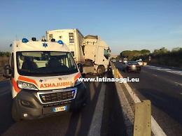Camion sbanda e finisce contro il new jersey.  Pontina bloccata verso Roma