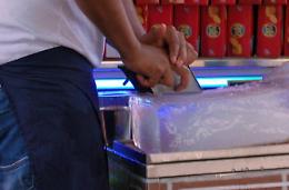 Business della grattachecca, botte da orbi sulla spiaggia