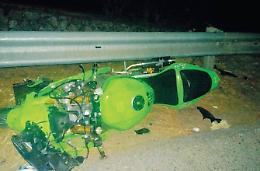 Scontro tra moto e scooter, quattro feriti 
